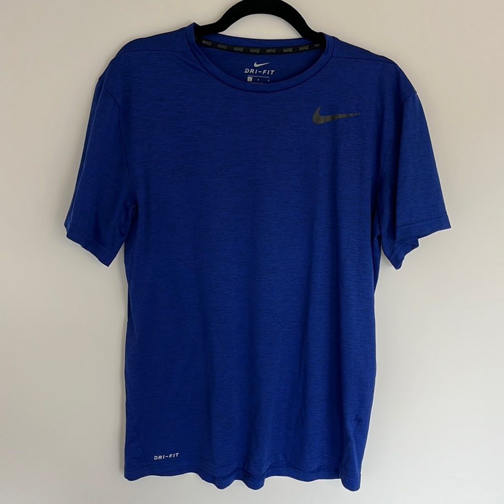 Nike Men’s Blue T-Shirt
